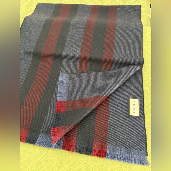 New GUCCI WOOL SCARF/SHAWL💙❤️ - Picture 4 of 10